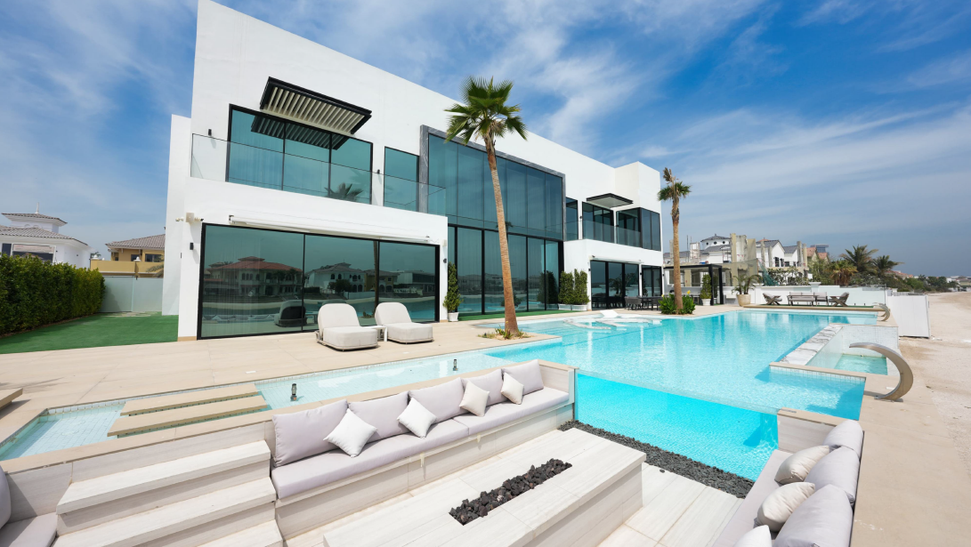 SIGNATURE VILLA | MARINA SKYLINE VIEW | + MAIDS & DRIVER ROOM